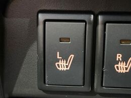 【前席シートヒーター】寒い日に重宝するシートヒーター！エアコンより早く温まってくれるので寒がりの人も安心ですね♪エアコンの温風は乾燥するから苦手、という方にもをおすすめです。