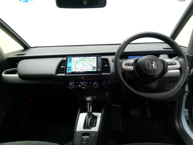 Honda車が初めての方にも扱いやすく分かりやすいインパネ周りと各種スイッチ類です。