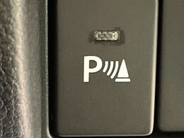 【クリアランスソナー】バンパーに付いたセンサーが障害物を検知！一定の距離に近づくとアラートで教えてくれます♪狭い駐車スペースや車庫入れ時も安心ですね☆