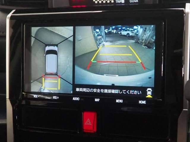 パノラミックビューモニター付きです。車を上から映したような映像を確認できます。