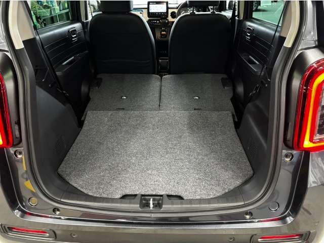 【トランクルーム】荷物も乗せやすく、使いやすいです！セカンドシートを倒せばさらに広い空間に♪