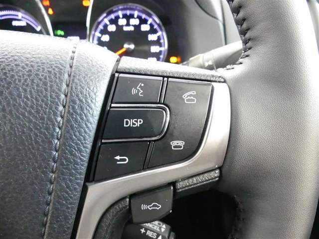 ステアリングスイッチで車両情報を切り替えて必要な必要な情報を確認したりできます。