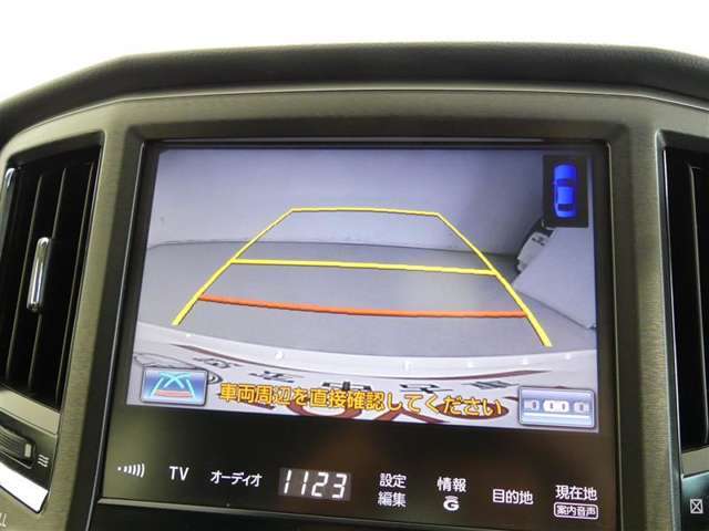 車庫入れや駐車で威力を発揮するのがバックモニター！ナビディスプレイに後ろの様子が映し出されるから安心です。