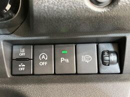 【スズキ　デュアルカメラブレーキサポート】走行中に前方の車両等を認識し、衝突しそうな時は警報とブレーキで衝突回避と被害軽減をアシスト。より安全にドライブをお楽しみいただけます。
