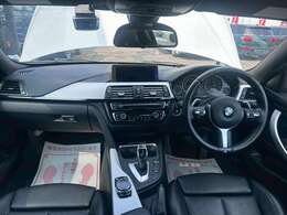 コックピット。車内もキレイで嫌な臭いもありません！ご納車後の臭いが付きにくくなる「空気触媒コーティング」もあります。