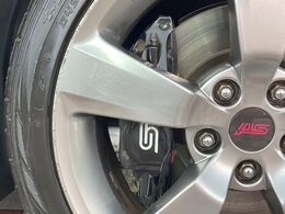 【ブレンボ製キャリパー】確かな制動力とスタイルを両立したBremboキャリパー装着車！走行性能はもちろん、足元から際立つ存在感！走りにこだわるオーナー様にぴったりの仕上がりです！
