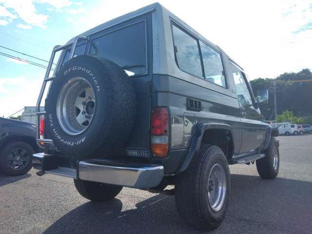 ランドクルーザー70バン！3ドア！ショート！グレードLX！FRPトップ！ディーゼルターボ！4WD！5MT！社外アルミ！