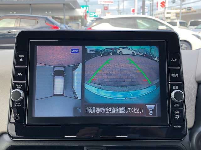 純正ナビゲーション　フルセグTV　アラウンドカメラで駐車も安心です。