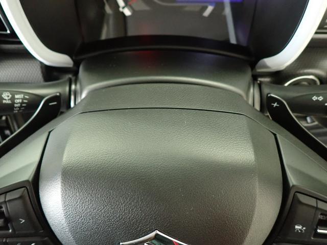 手元でシフトのUP/DOWNができ、手軽にマニュアル車感覚の運転を楽しめる　パドルシフトを装備しています。