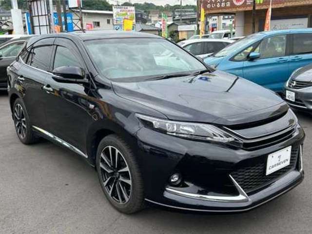 斜めからのフロントビュー。