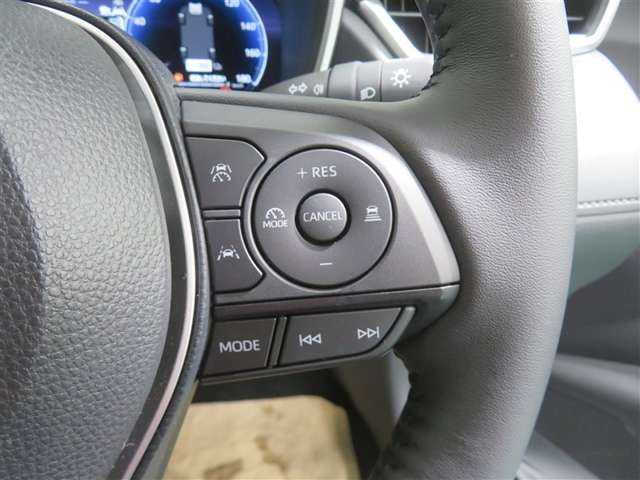 高速道路で便利な「クルーズコントロール」も装着済み。自動で速度を保ってくれるので、長距離運転もストレスフリー♪