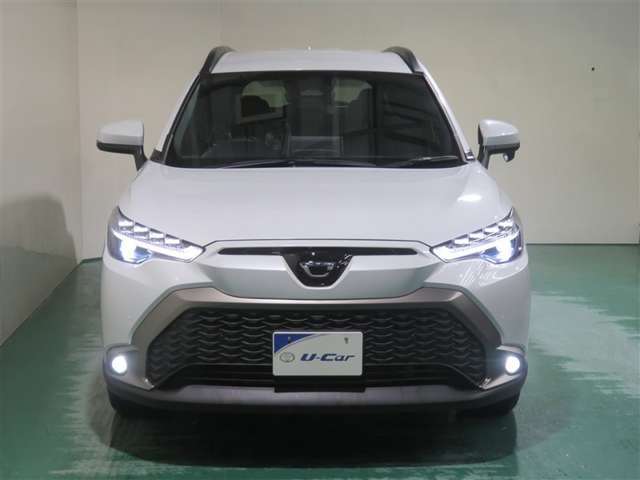 明度の高いLEDヘッドライトで、夜間の運転も安心です。