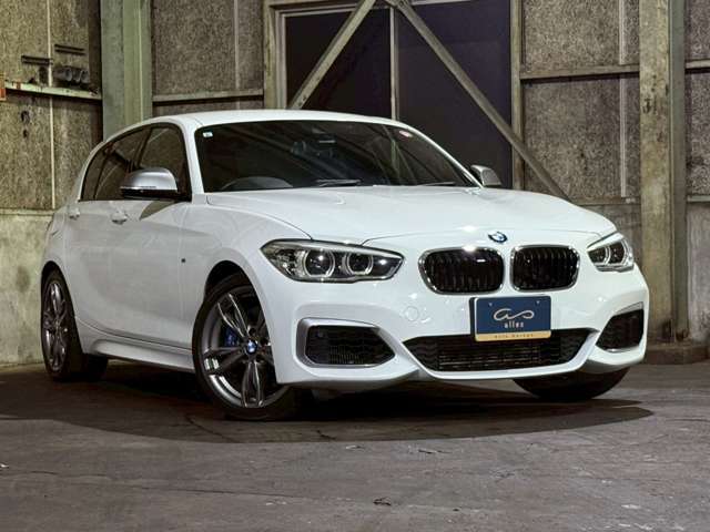★「M Performance Automobiles」としての第1弾のモデルとして、Mモデルと通常モデルの中間を担うモデルで、「比類なきスポーツ性と優れた効率に加え、日常走行における高い実用性を提供する」と謳われてました★
