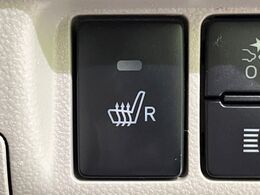 【シートヒーター】寒い日に重宝するシートヒーター！エアコンより早く温まってくれるので寒がりの人も安心ですね♪エアコンの温風は乾燥するから苦手、という方にもをおすすめです。