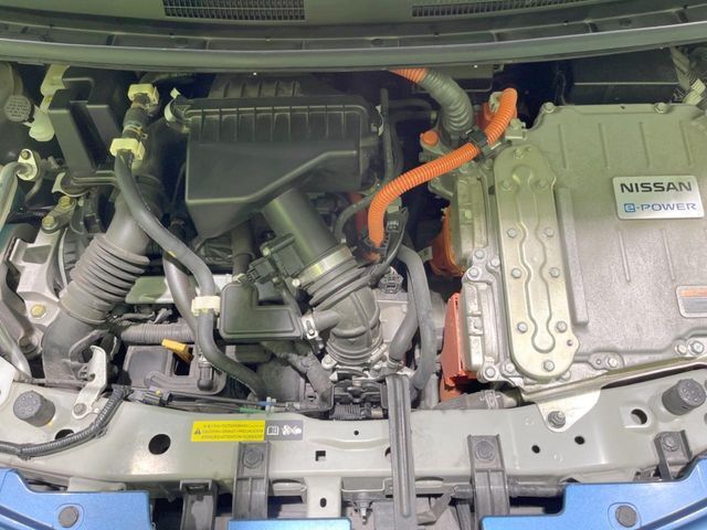親切・丁寧な専門メカニックスタッフが応対！・車検・点検整備・事故等の修理などアフターサービスも安心。お車のカスタマイズもネクステージのサービススタッフまでご相談ください！