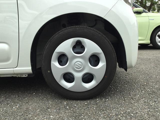 タイヤホイール、ホイールキャップはいてます。