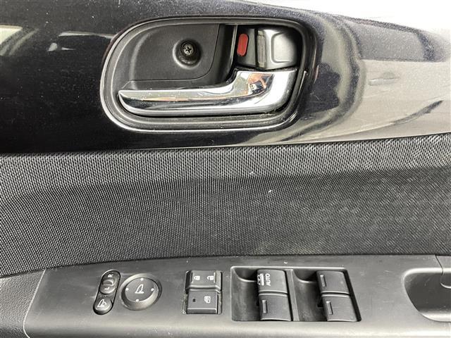 【窓操作部】軽い力で、窓を開けたり閉めたりすることができます！掲載箇所以外にご希望の写真がございましたら、お気軽にお問い合わせ下さい！メールや郵送でお送りさせていただきます。