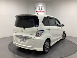 Honda認定中古車 U-Selectは3つの安心をお約束します。　1　Hondaのプロが整備した安心。 2　第三者機関がチェックした安心。　3　購入後もHondaが保証する安心。