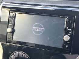【純正ナビ】人気の純正ナビを装備。オーディオ機能も充実しており、Bluetooth接続すればお持ちのスマホやMP3プレイヤーの音楽を再生可能！毎日の運転がさらに楽しくなります！！