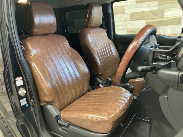 【フロントシート】破れ・へたりも少なく、ご覧の通りきれいな状態を維持しております。また、室内クリーニング・コーティングもご用命いただけます。