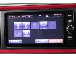 CD・DVD・SDオーディオ・Bluetoothオーディオ再生可能。SDカードへの音楽録音も可能。フルセグTV視聴可能。