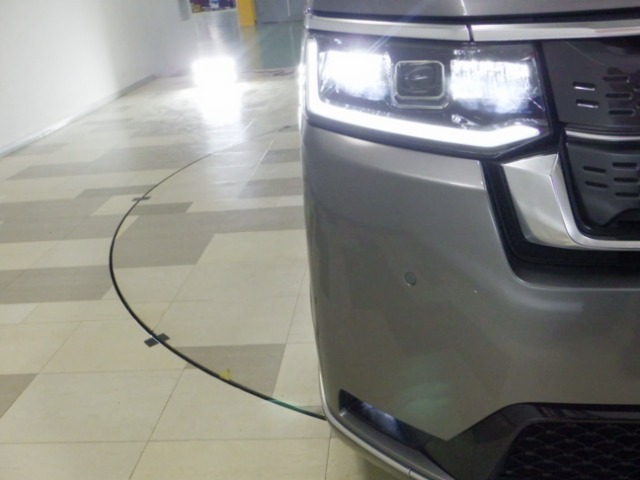 【LEDヘッドライト】LEDヘッドライトは消費電力が少ないので寿命が長いですよ！明るさも十分で、夜間走行の負担を和らげてくれます！