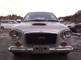 もう懐かしいというか珍しいというか、こういう車も手に入らなくなってきました。当店ではスバルの軽自動車はまだまだ販売や修理で目にしますが世間的にはもうスバルが軽を作っていたのも昔の話となりましたね