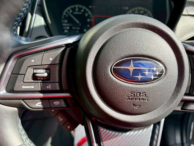 ☆雨が降ってても大丈夫☆今日は休みだ！車を見に行こう！と思っても雨が降ったりしてると困っちゃいますよね。当店は屋内でお車を見る事が出来ます。晴れの日も雨の日も、いつでも見に来てくださいね。