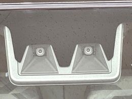 【スマートアシスト】走行中に前方の車両等を認識し、衝突しそうな時は警報とブレーキで衝突回避と被害軽減をアシスト。より安全にドライブをお楽しみいただけます。