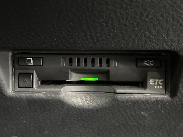 【ETC】高速道路の料金所をストレスなく通過！話題のスポットやサービスエリアに多い「スマートIC」利用時は必須のアイテムです。当店でセットアップを実施、ご納車当日からすぐにご利用いただけます！