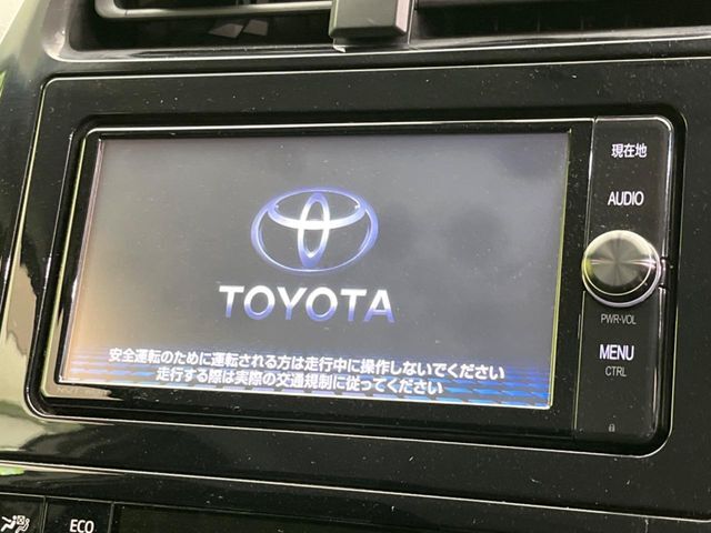 【純正ナビ】人気の純正ナビを装備しております。ナビの使いやすさはもちろん、オーディオ機能も充実！キャンプや旅行はもちろん、通勤や買い物など普段のドライブも楽しくなるはず♪