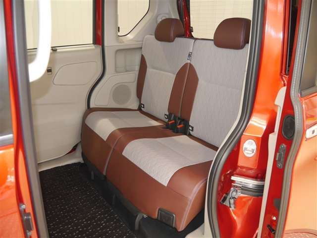 2人掛けリヤシート！