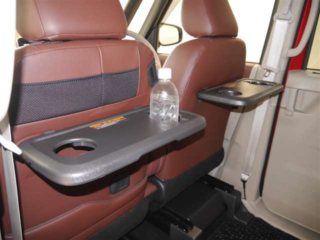 シートバックテーブル！