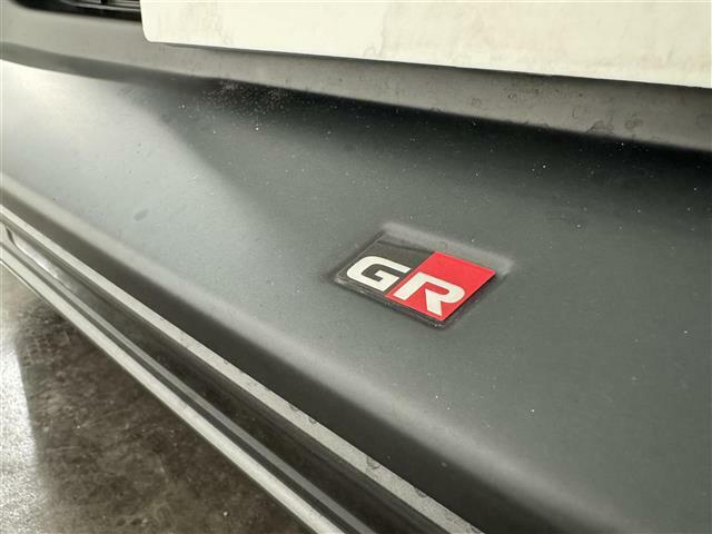 【GR PARTS】トヨタのモータースポーツブランド「Gazoo Racing」が手掛けるカスタムパーツ。GRロゴ入りのパーツがスポーティな雰囲気を高め、車のポテンシャルと走りの楽しさを加速させます。