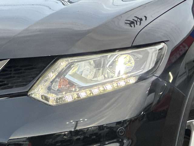 LEDヘッドランプ仕様。シャープな白光色のLEDランプを採用しました。夜の視界を明るくしてくれます。