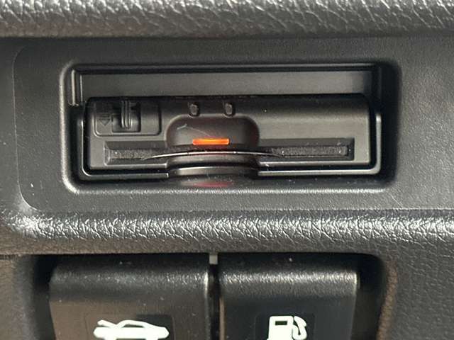 ETCです。セットアップを完了してから納車となりますので、すぐにご利用いただけます。