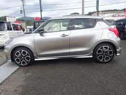 オートローン（オリコ・プレミア）も取り扱っておりますので、分割払いについても遠慮なく御相談ください。月々のお支払金額や支払回数など 無理のないプランをご提案させていただきます。