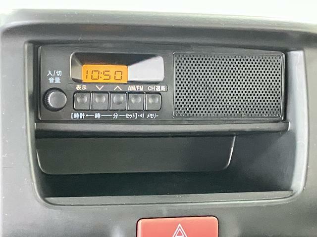 操作ラクラクな　AM/FMラジオを装備しています。