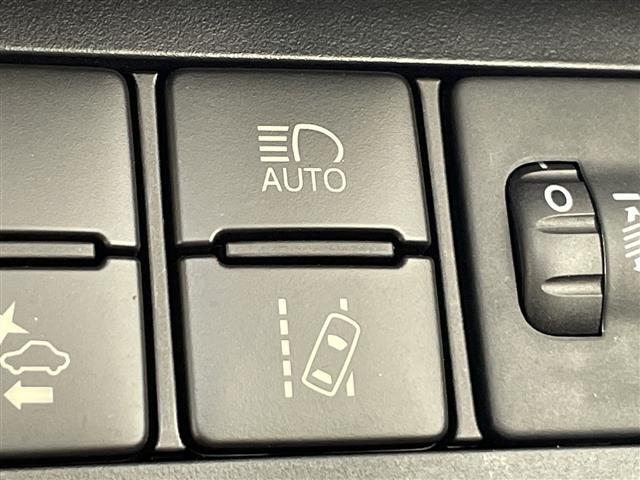 【運転席操作部】快適なドライブを楽しむための機能が装備されています！運転席から触れるので、使いやすいです！除菌プランいれていただくと、さらに清潔で安心していただけます！