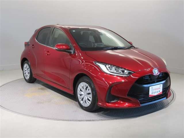 ご覧の車両以外にも多数のU-Carを展示販売しております。