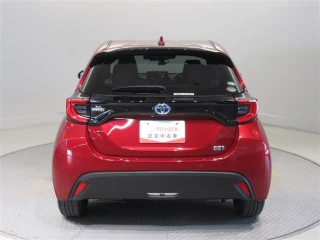 U-Carの販売だけでなく自動車保険、携帯電話の販売も行っております。