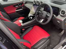 【PRE-SAFE】急ブレーキや危険なステアリング操作等を感知したときに、乗員の安全性を向上させる動作をします。