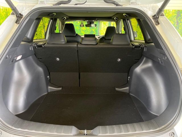 『車を購入した後の車検やメンテナンス、キズを直す板金、事故受付まで承ります。愛車についてのご相談はすべて当店にお任せください。』