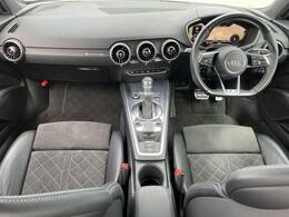 ●【認定中古車】Audi専門のテクニシャンが、100項目にもおよぶ精密な点検を実施。すべてをクリアしたAudi車のみが対象となります。