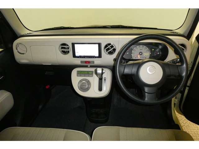 この車で色んな場所へドライブに出かけてみませんか。