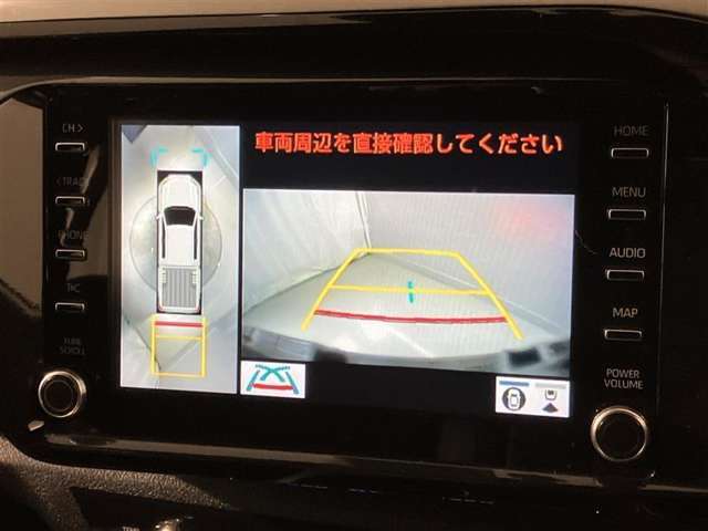 パノラミックビューモニター付きです。車両を上から見たような映像をディスプレイオーディオ画面に表示。運転席からの目視だけでは見にくい、車両周辺の状況をリアルタイムでしっかり確認できます。