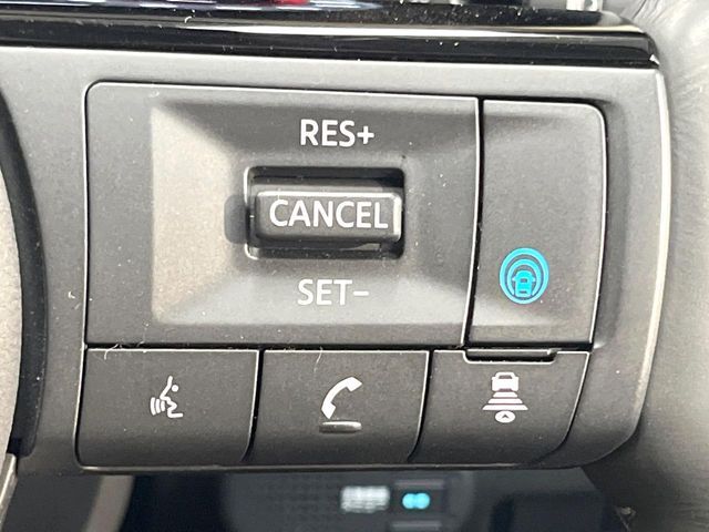 【プロパイロット】高速道路での長距離走行が楽に！！渋滞時と巡回走行のシーンで、アクセル・ブレーキ・ステアリングを自動で制御し、長距離運転の負担を軽減してくれます♪