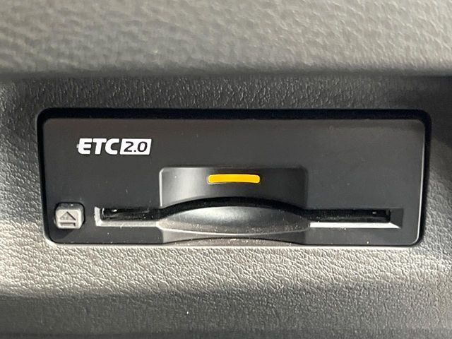 【ETC】高速道路の料金所をストレスなく通過！話題のスポットやサービスエリアに多い「スマートIC」利用時は必須のアイテムです。当店でセットアップを実施、ご納車当日からすぐにご利用いただけます！