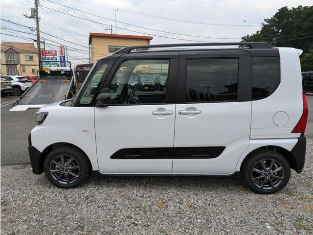 軽自動車の中で大型のスライドタイプになります。人の乗り降り、荷物の積み降ろしがラクラク！お子様がいるご家族にピッタリのタイプです。