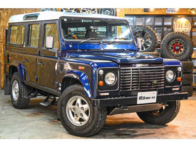 根強い人気のクラシック・ディフェンダー☆当時の車にしかない魅力が詰まった1台です☆